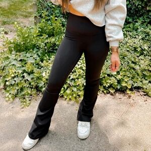 Suck & Tuck Flare Leggings